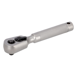 1/4“ Umschaltknarre mit Metallgriff. 60 Zähne. 6° Rückschwenkwinkel. kurzer Griff. SB-verpackt
